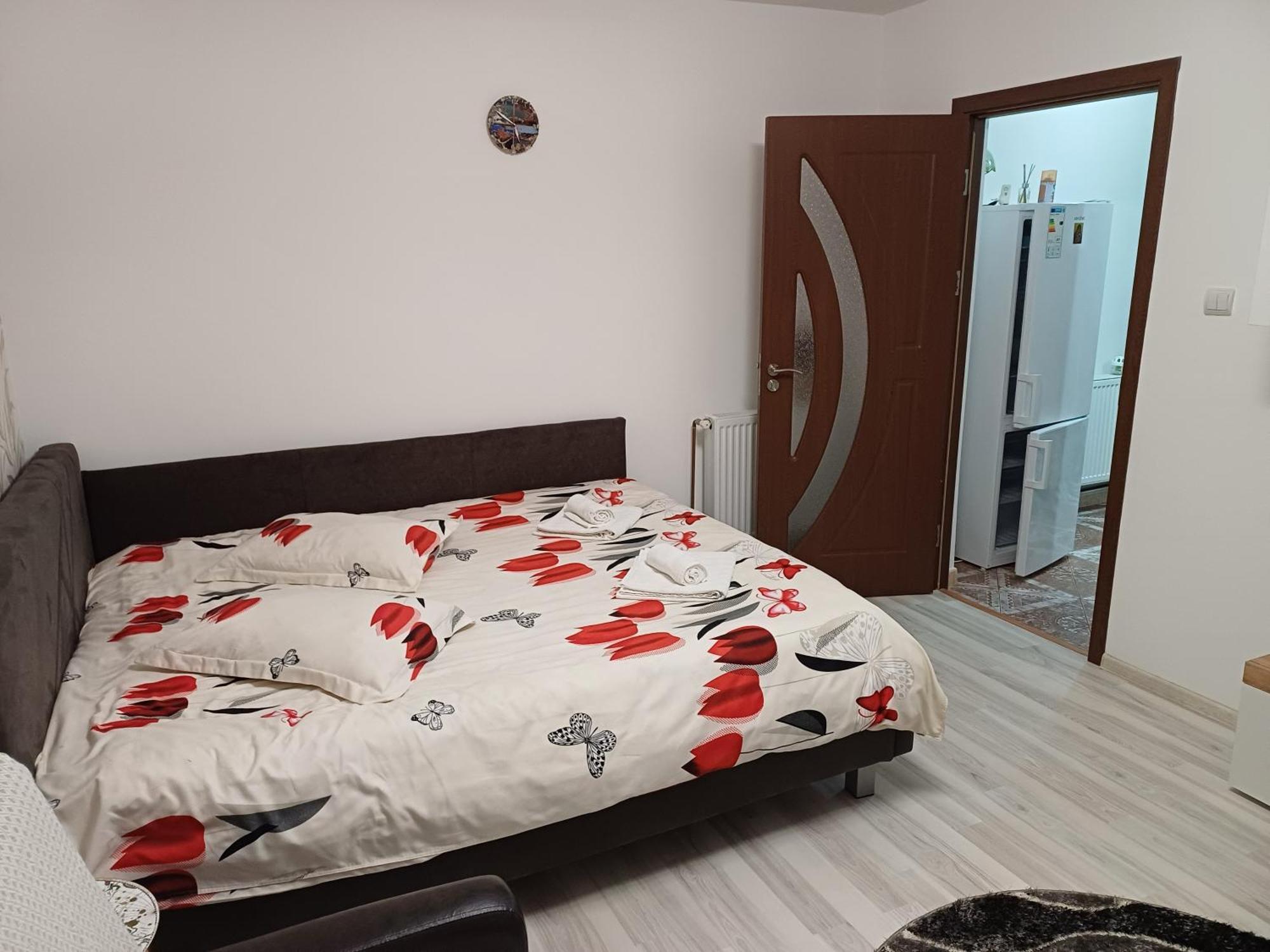 Appartamento Garsoniera George Tîrgu Ocna Esterno foto